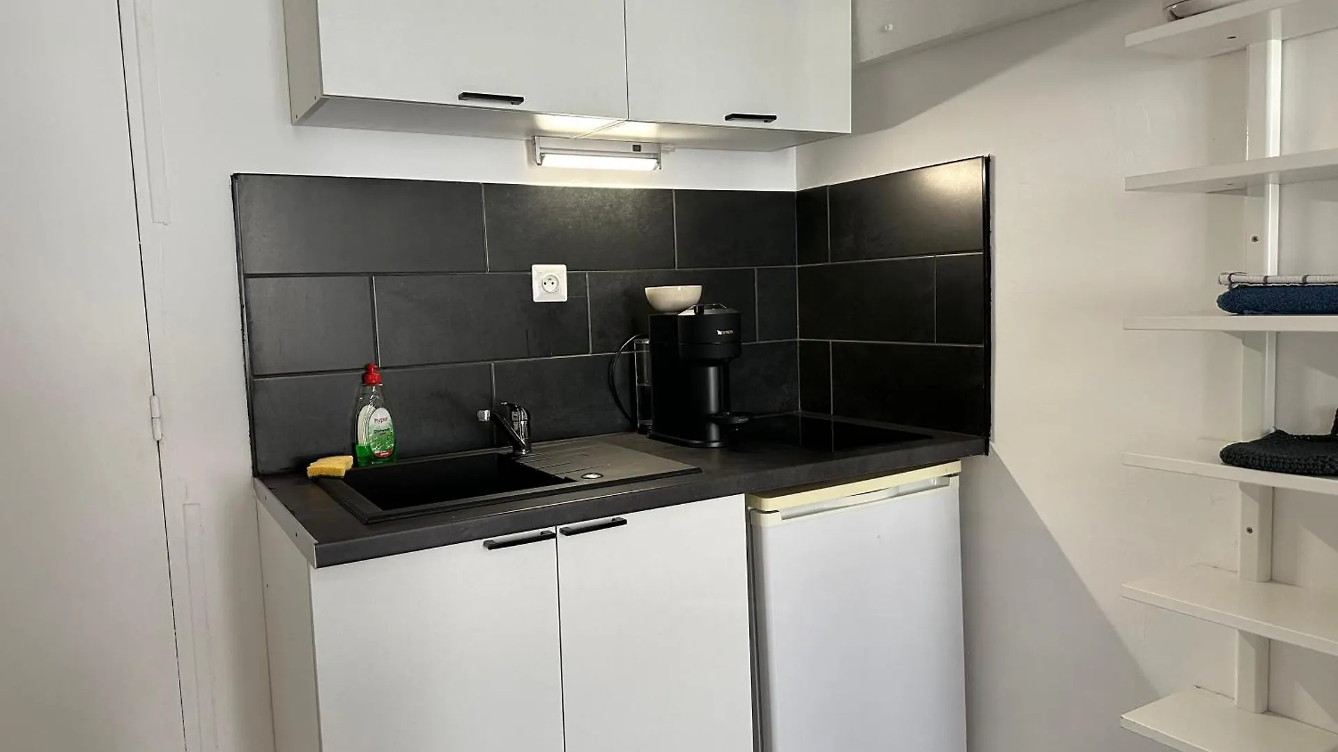 Hotel kapsułowy Les Balconnets Ap3 Centre Ville Nicea Francja